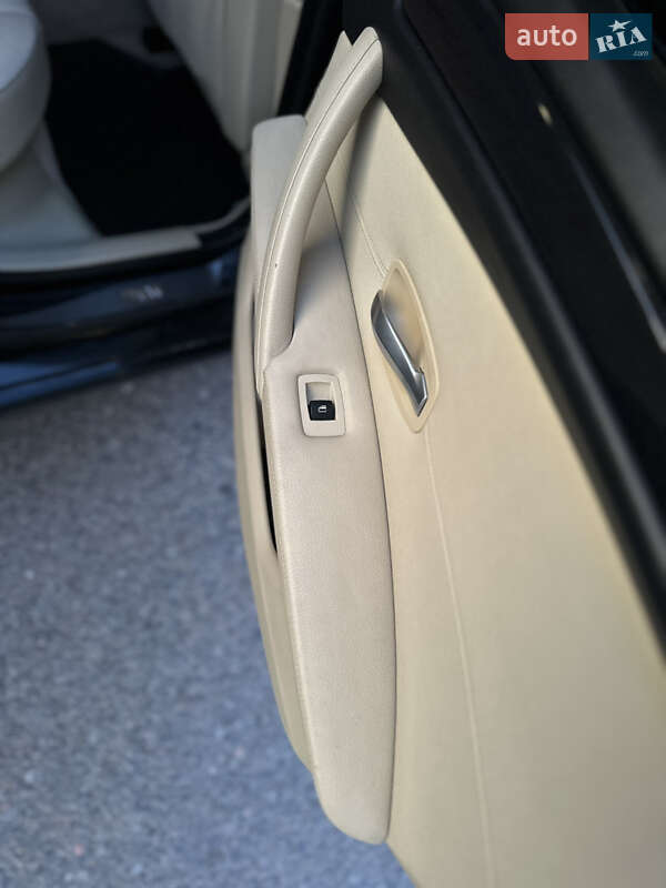 Седан BMW 5 Series 2009 в Владимире