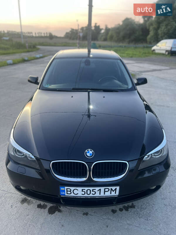 Седан BMW 5 Series 2004 в Жидачове