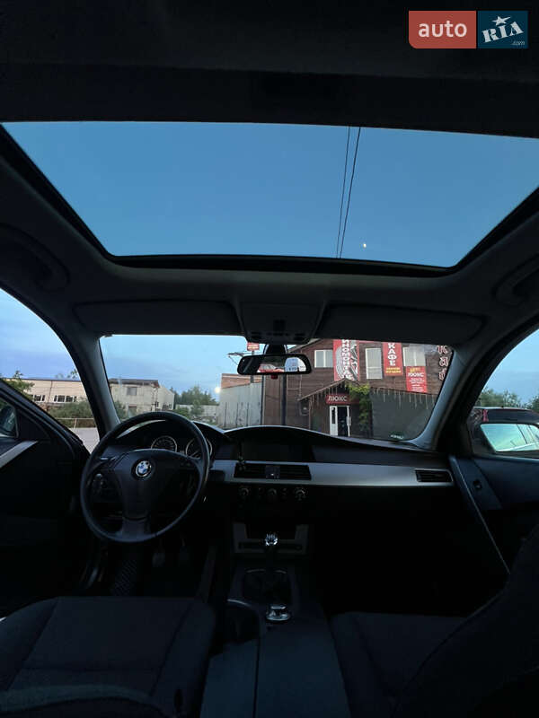 Седан BMW 5 Series 2004 в Жидачове