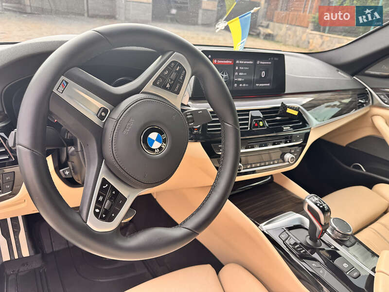 Седан BMW 5 Series 2017 в Ужгороде