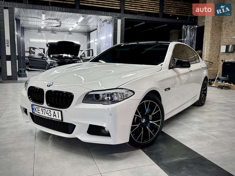 BMW 5 Series 2012