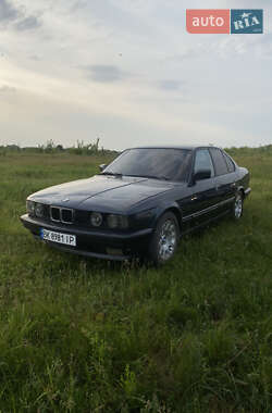 Седан BMW 5 Series 1988 в Ровно