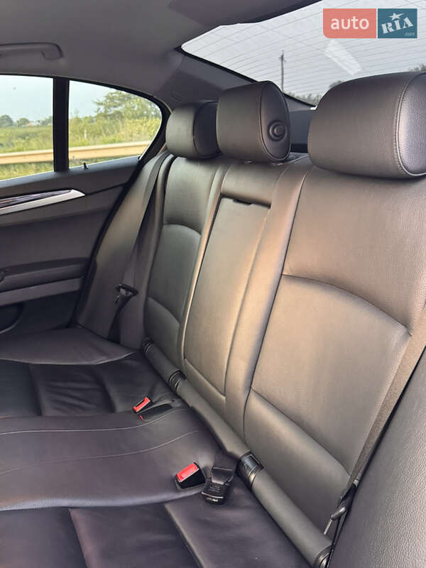 Седан BMW 5 Series 2014 в Луцьку
