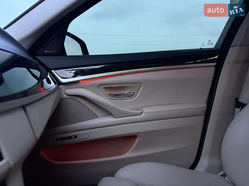 Седан BMW 5 Series 2015 в Тернополе