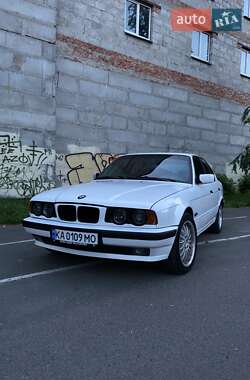 Седан BMW 5 Series 1994 в Киеве
