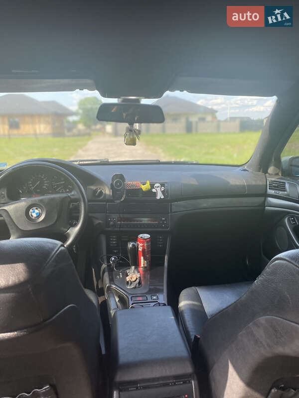 Седан BMW 5 Series 2002 в Рокитному