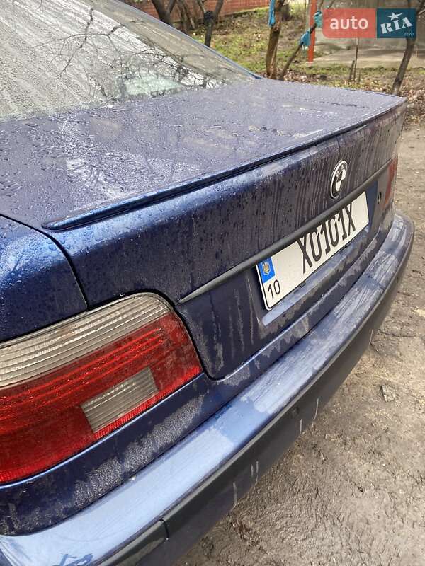 Седан BMW 5 Series 2001 в Вишневом фото 16 Седан BMW 5 Series 2001 в Вишневом