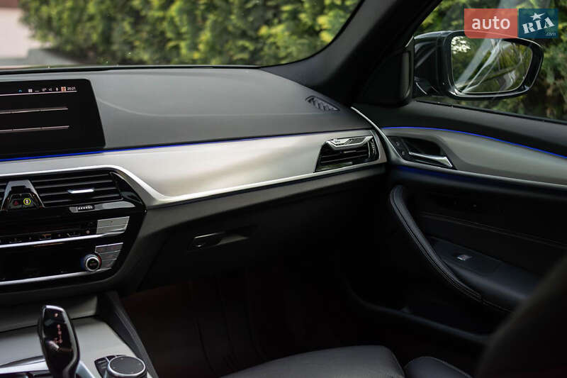 Седан BMW 5 Series 2019 в Ужгороді