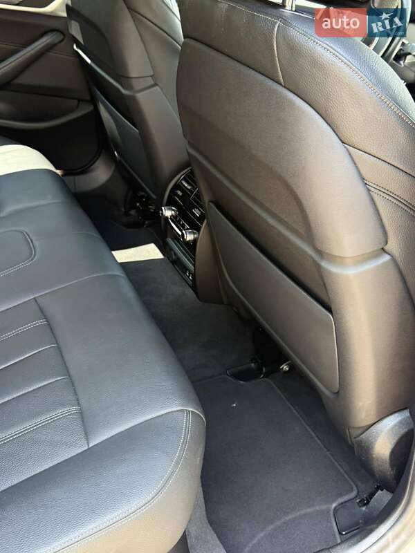 Седан BMW 5 Series 2023 в Новояворівську