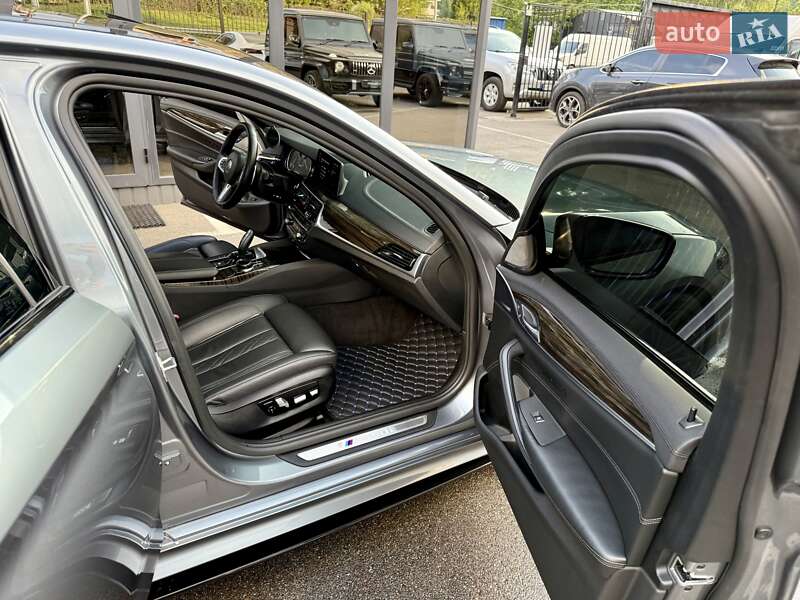 Седан BMW 5 Series 2017 в Киеве