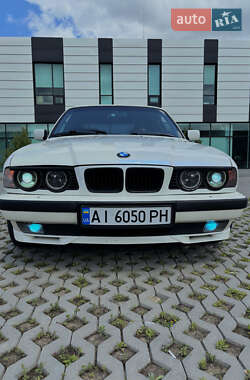 Седан BMW 5 Series 1990 в Хмельницком