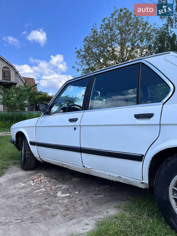 Седан BMW 5 Series 1987 в Славуті
