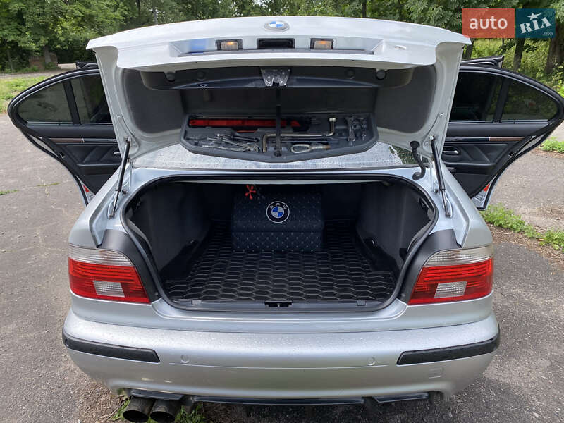 Седан BMW 5 Series 2002 в Семенівці