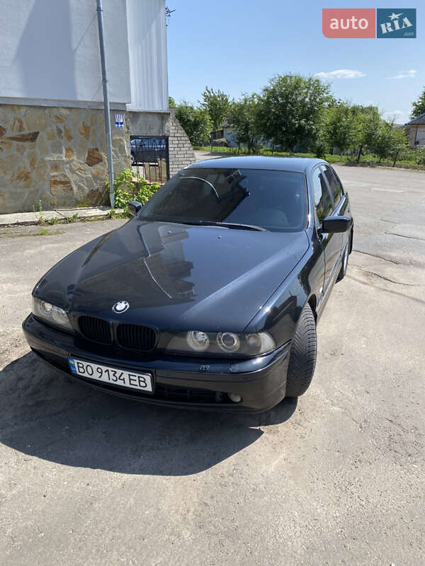 Седан BMW 5 Series 2002 в  фото Седан BMW 5 Series 2002 в