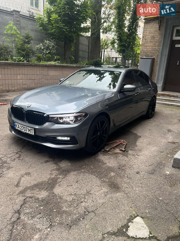 Седан BMW 5 Series 2017 в 