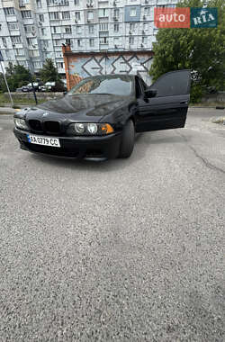 Седан BMW 5 Series 2000 в 