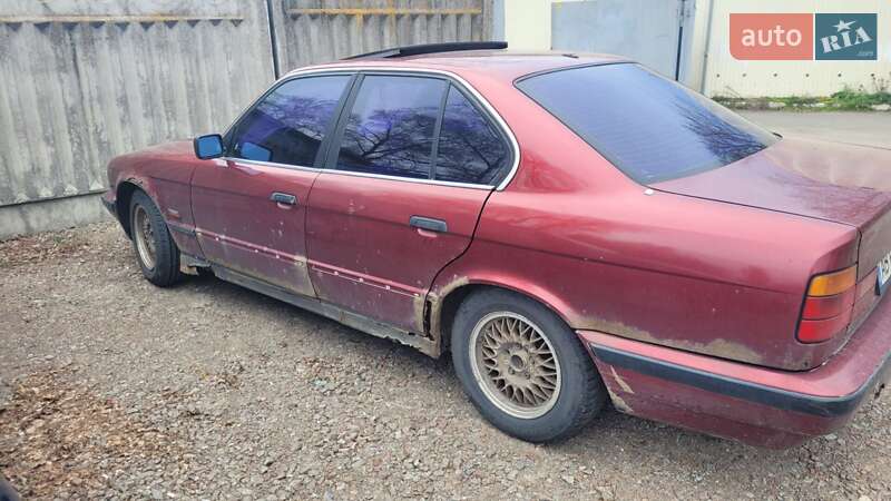 Седан BMW 5 Series 1994 в Броварах