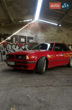 Седан BMW 5 Series 1988 в Харькове