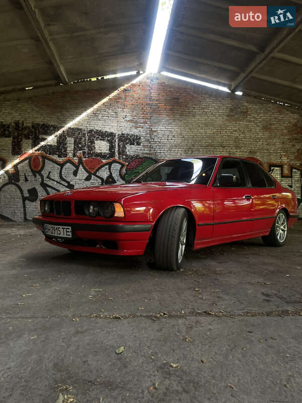 Седан BMW 5 Series 1988 в 