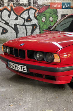 Седан BMW 5 Series 1988 в 