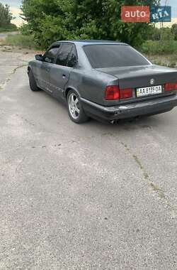 Седан BMW 5 Series 1989 в Новомосковске