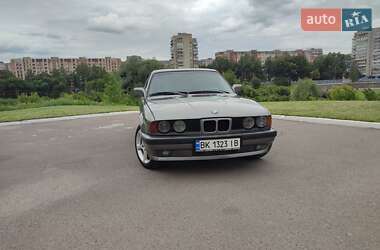 Седан BMW 5 Series 1989 в Ровно