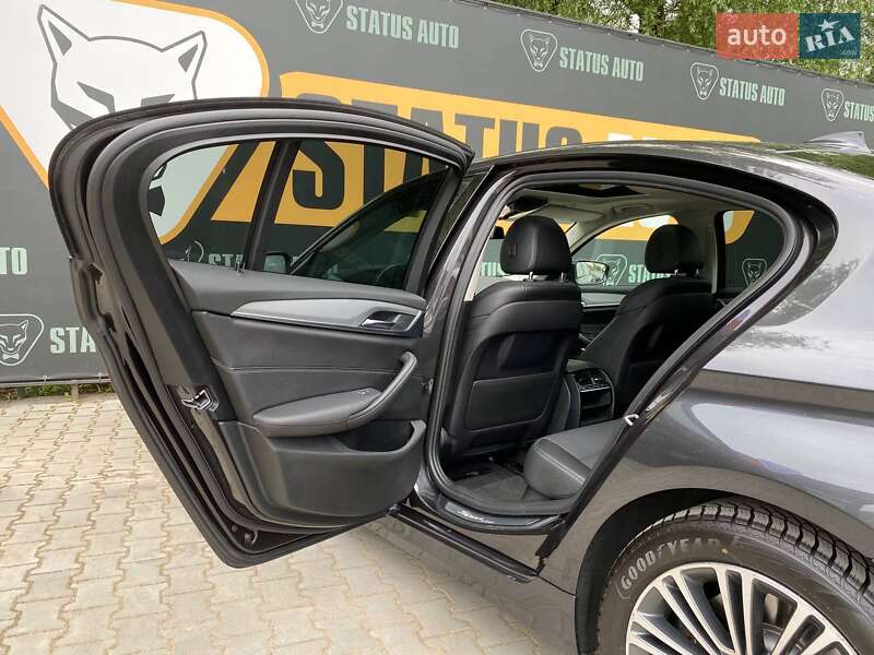 Седан BMW 5 Series 2017 в Хмельницком