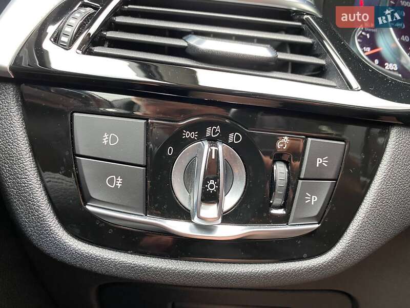 Седан BMW 5 Series 2017 в Хмельницком