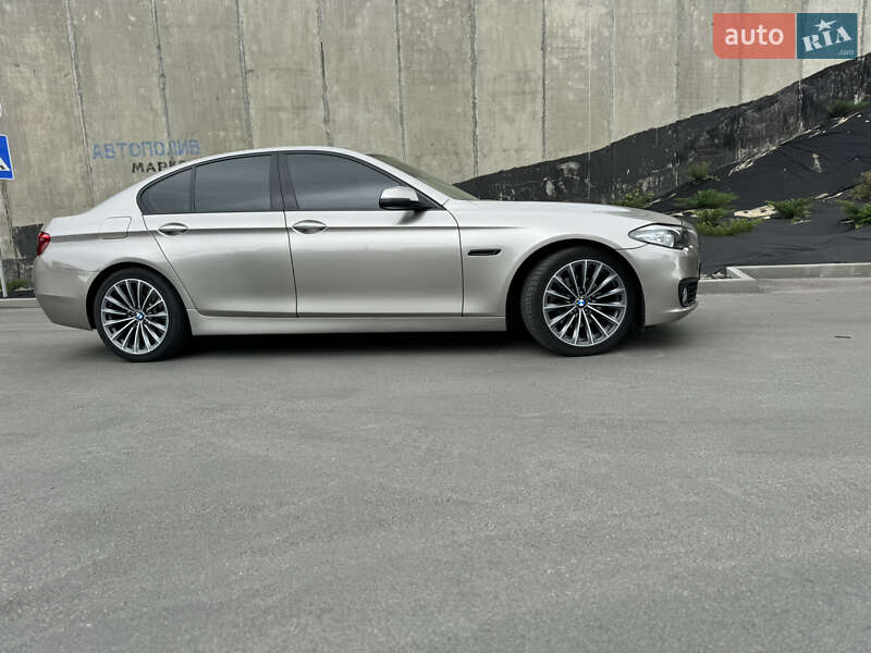 Седан BMW 5 Series 2016 в Киеве