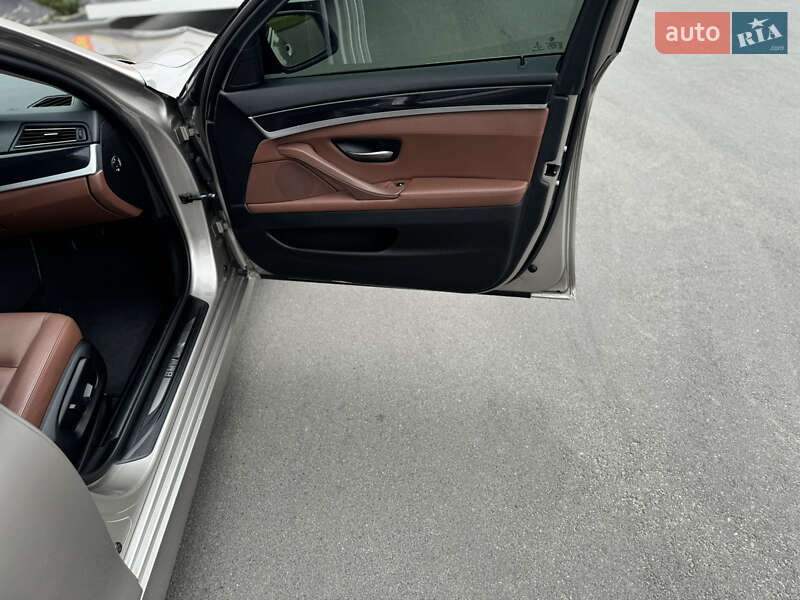 Седан BMW 5 Series 2016 в Киеве