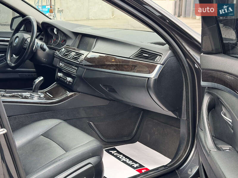 Седан BMW 5 Series 2015 в Запорожье