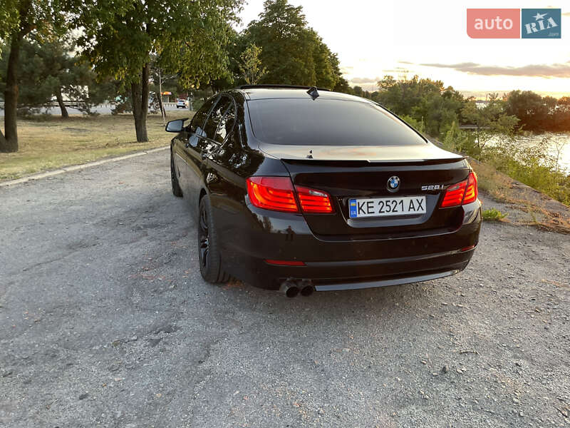 Седан BMW 5 Series 2011 в Дніпрі