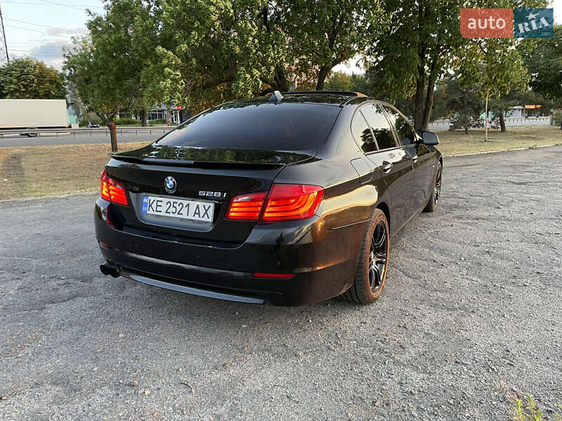 Седан BMW 5 Series 2011 в Дніпрі