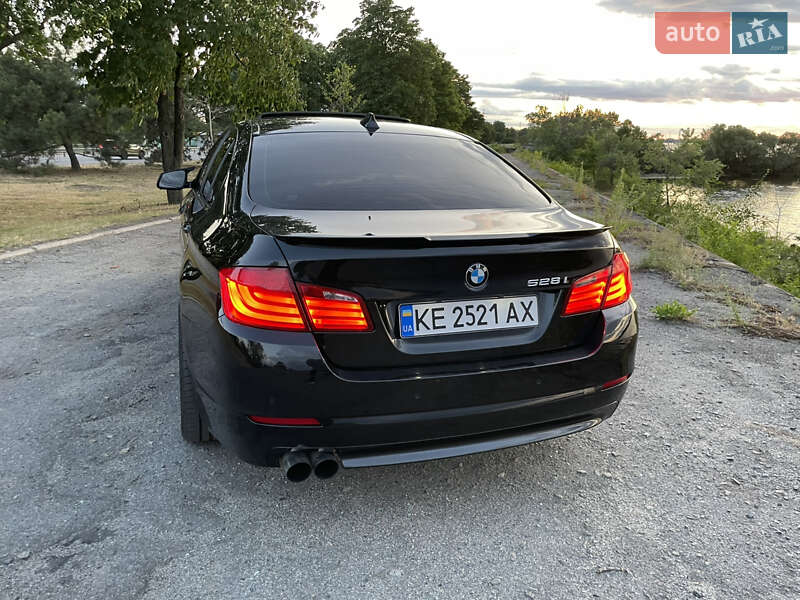 Седан BMW 5 Series 2011 в Дніпрі