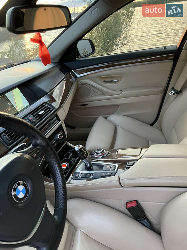 Седан BMW 5 Series 2011 в Дніпрі