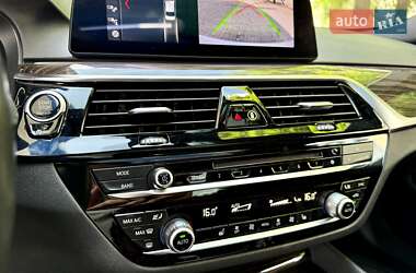 Седан BMW 5 Series 2019 в 