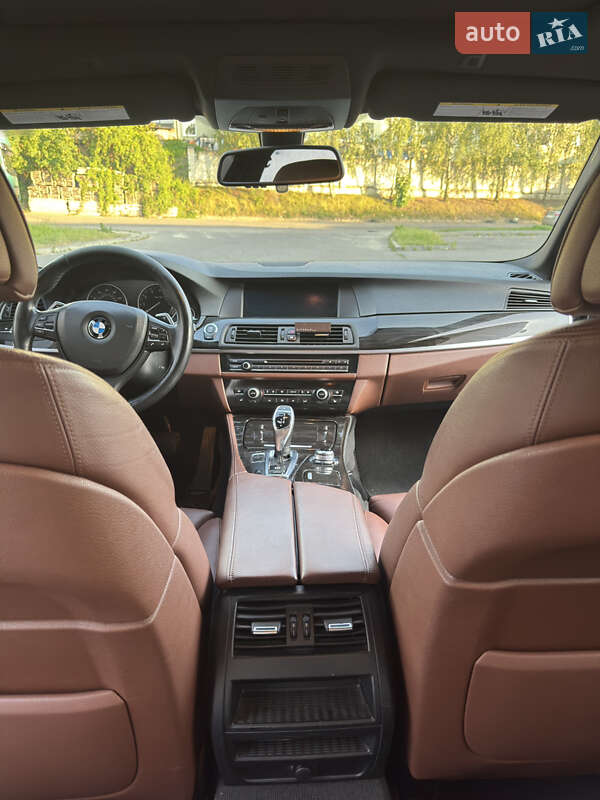 Седан BMW 5 Series 2013 в Львові