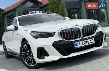Седан BMW 5 Series 2024 в Києві