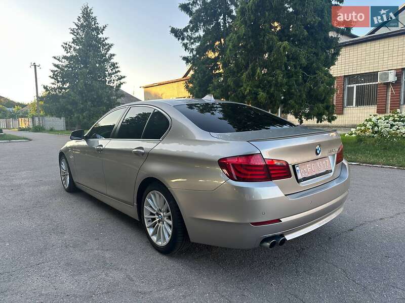 Седан BMW 5 Series 2012 в Золотоноше