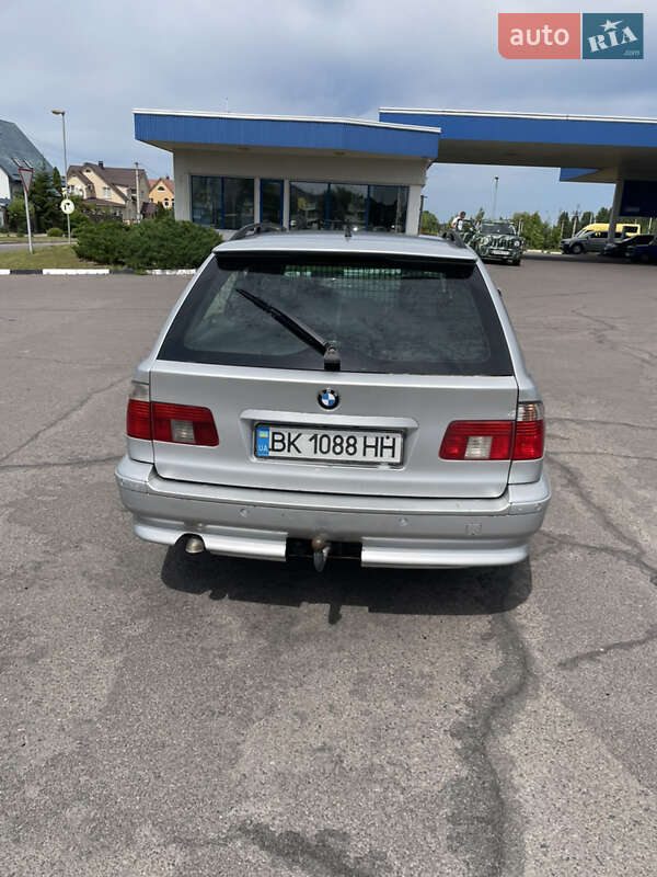 Універсал BMW 5 Series 2001 в Сарнах