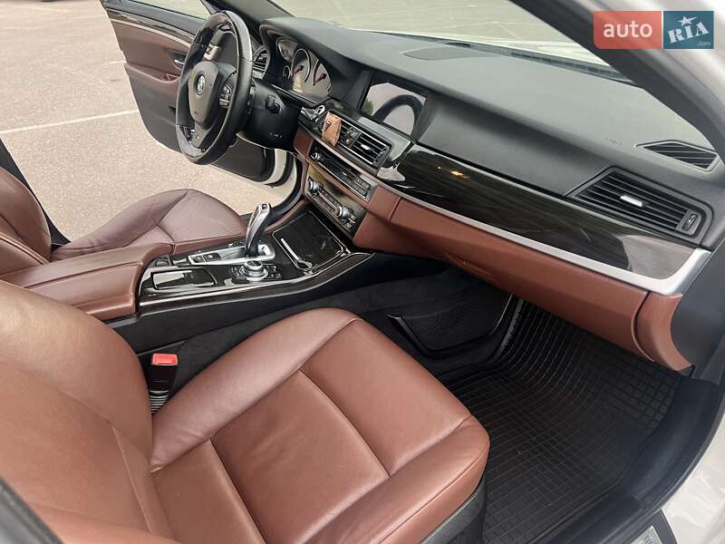 Седан BMW 5 Series 2013 в Олександрії