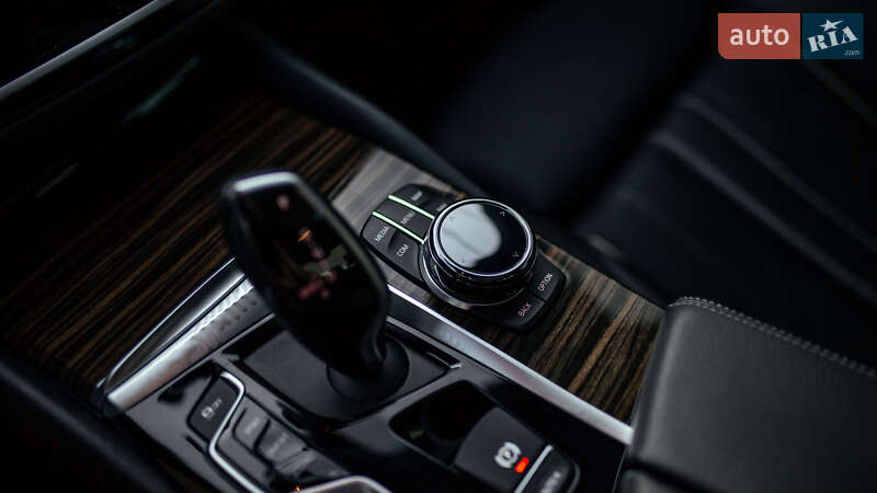 Седан BMW 5 Series 2019 в Черновцах