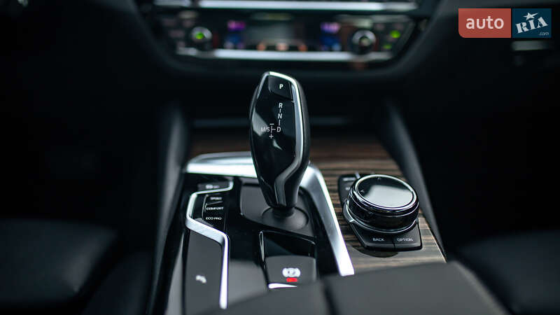 Седан BMW 5 Series 2019 в Черновцах