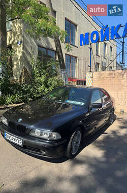 Седан BMW 5 Series 2000 в Татарбунарах