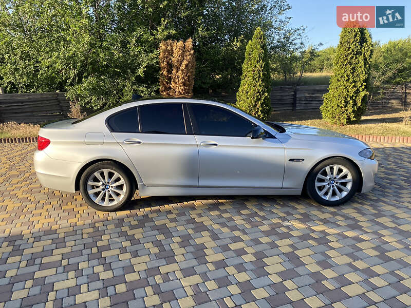 Седан BMW 5 Series 2011 в Южноукраїнську