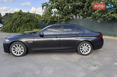 Седан BMW 5 Series 2015 в Умані