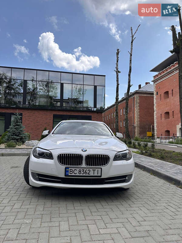 Седан BMW 5 Series 2012 в Львові