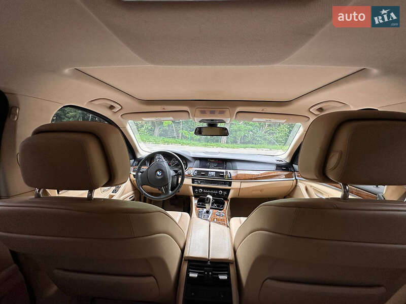 Седан BMW 5 Series 2012 в Львові