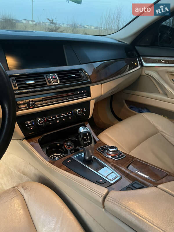 Седан BMW 5 Series 2011 в Стрию