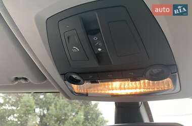 Седан BMW 5 Series 2012 в 